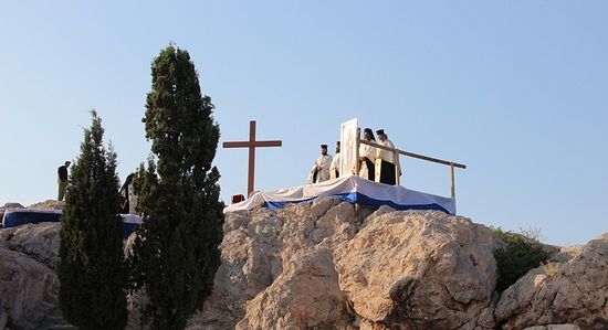 Парламентарци из 30 земаља присуствују Светој Литургији на месту где је апостол Павле проповедао