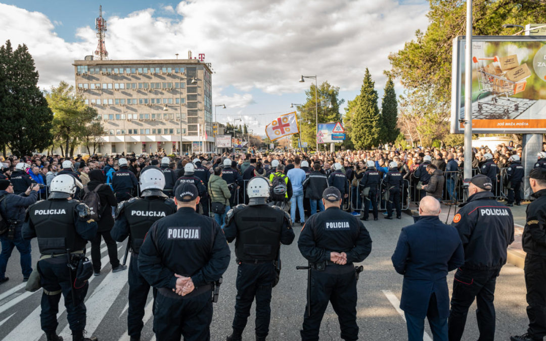 Дан када је у Скупштини Црне Горе умрла правда и право: Будућност се не гради на насиљу и безакоњу