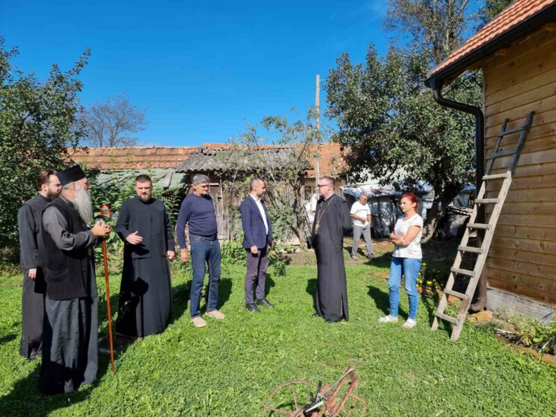 Патријарх Порфирије на Банији: Црква ће наставити да помаже пострадале у земљотресу