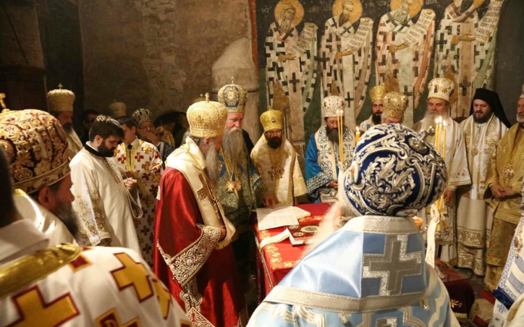 Патријарх српски г. Порфирије биће устоличен данас у Пећкој Патријаршији