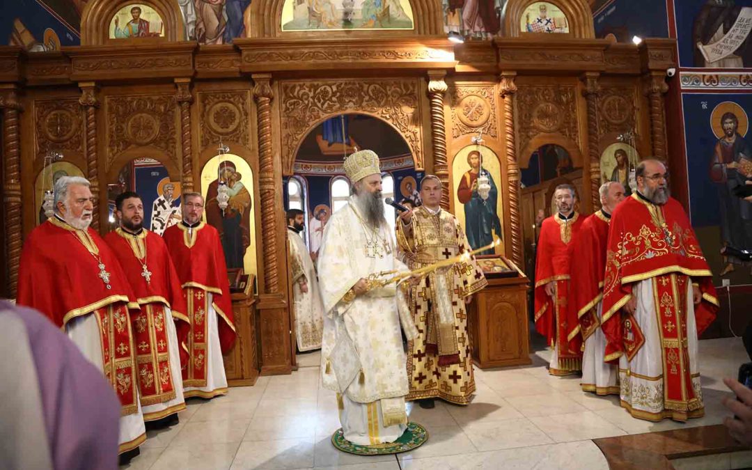 Патријарх Порфирије: Свету је потребна молитва