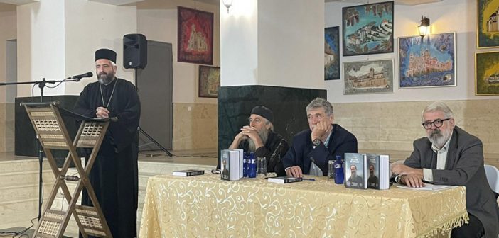 У Бару промовисана књига интервјуа с Митрополитом Амфилохијем „Морачки јасновидац“ аутора Перице Ђаковића