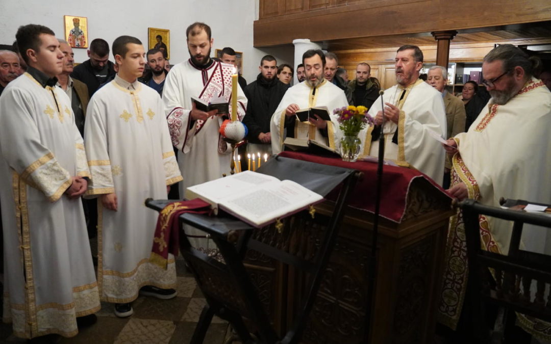 Света тајна јелеосвећења служена у храму под Горицом