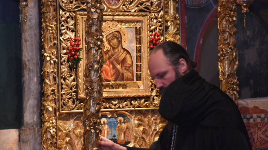 Епископ Иларион служио парастос у Пећкој патријаршији