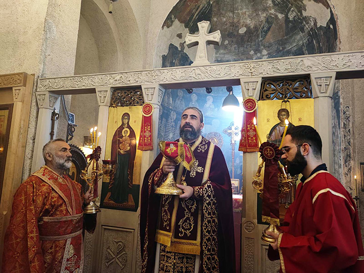 Епископ Методије на Велики четвртак богослужио у манастиру Ђурђеви Ступови