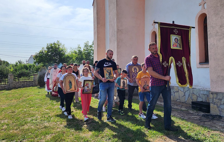 Света Недеља у Батусу на КиМ: Црква нас је очувала