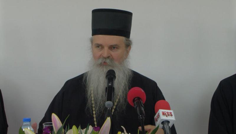 Епископ Теодосије посетио Милуна Миленковића у затвору у Подујеву