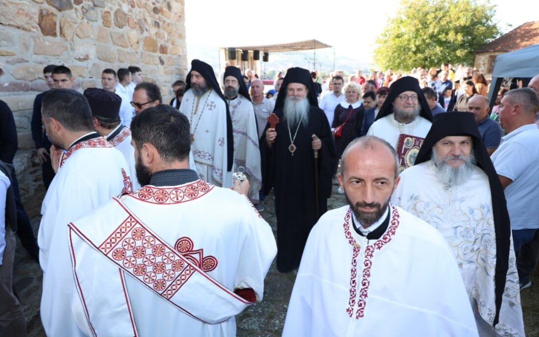 У Расу одржан Немањин Светопетровско-дежевски сабор – обновљен благословом Митрополита Амфилохија