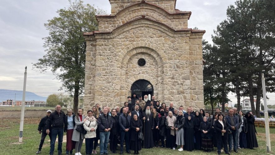 Литургија после двадесет пет година у Храму Светог Луке у Витомирици код Пећи