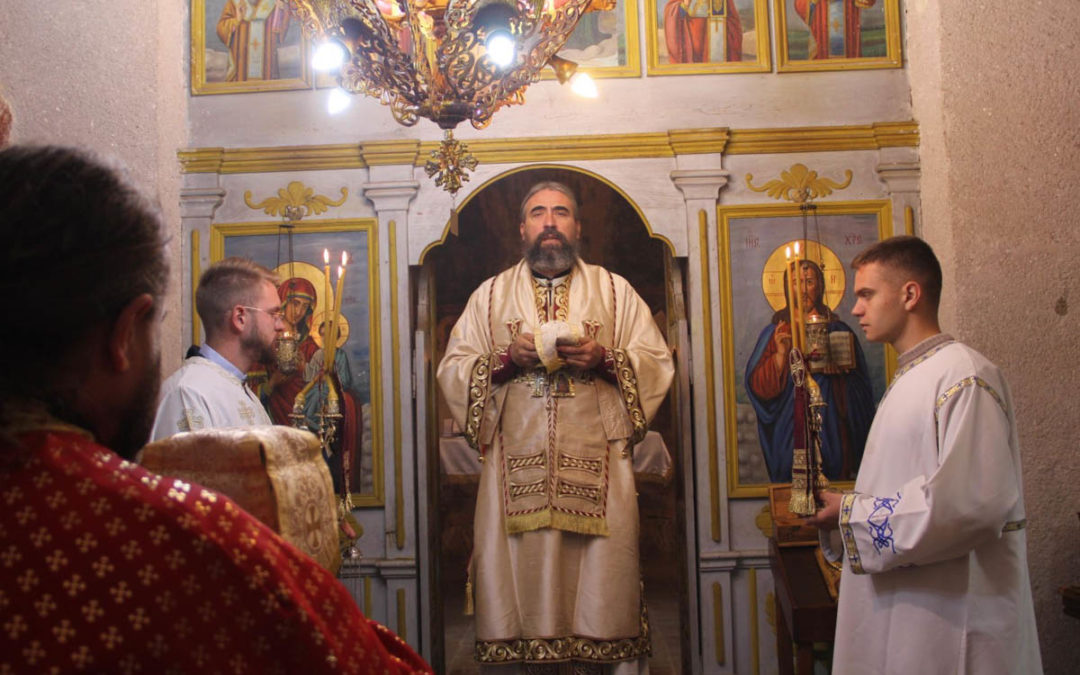 Епископ Методије на Ђурђиц богослужио у манастиру Добриловина