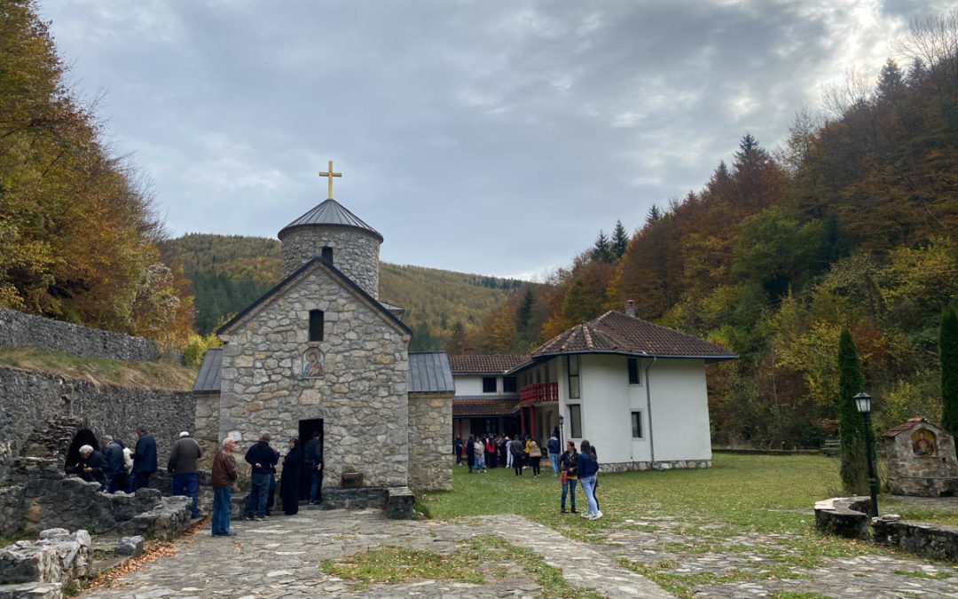 Епископ Методије на Лучиндан служио Литургију у манастиру Калудра