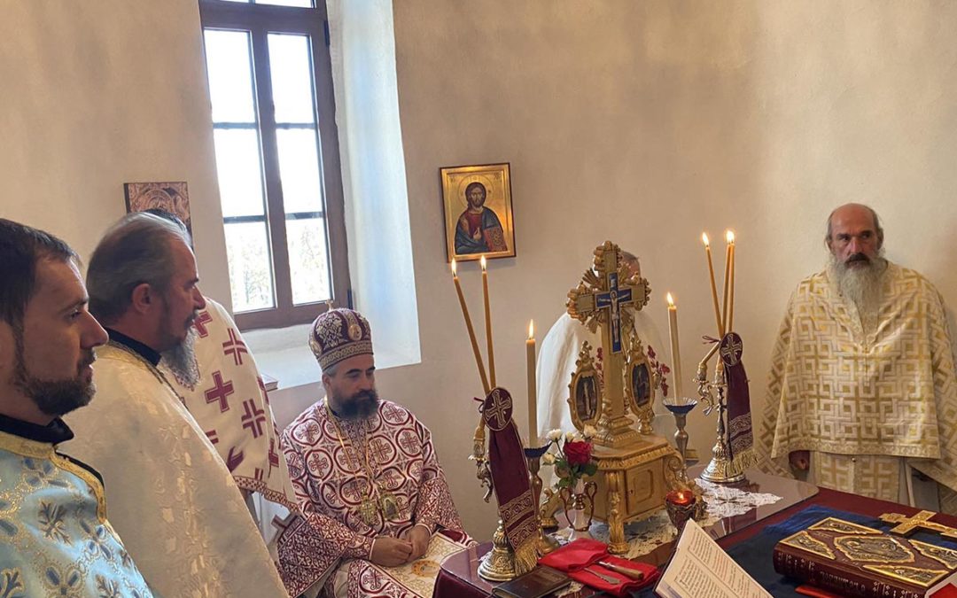 Епископ Методије, на празник Светог апостола Матеја, служио Литургију у Вилусима