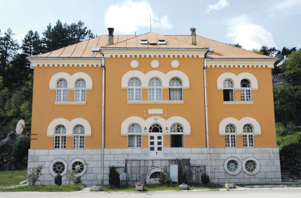 Јован Тешић, млади Чачанин на Цетињској богословији