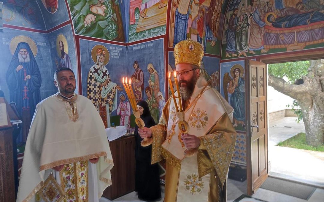 Владика Силуан служио у Мркоњићима