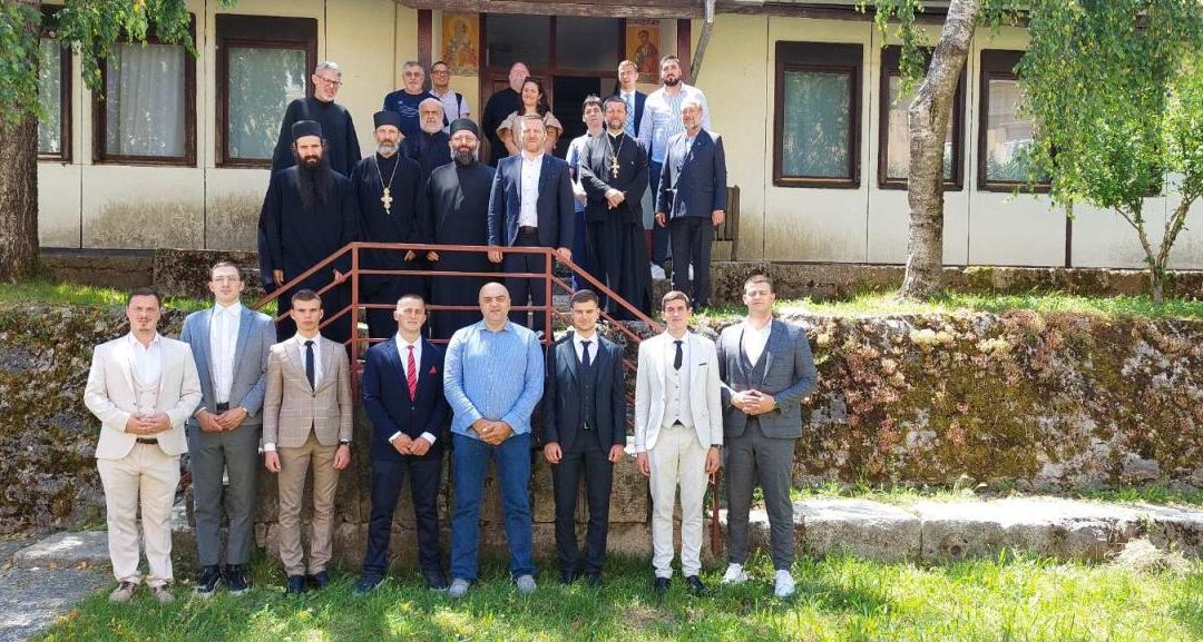 Матурирали ученици XXVIII генерације обновљене Цетињске богословије (2019-2024)