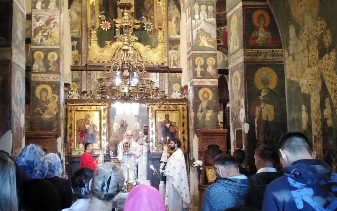 Владика Теодосије богослужио у манастиру Грачаница