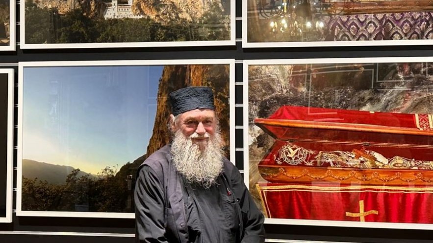 Монах Кир Дамјан: Прозор у вјечност- изложба фотографија манастира Острог
