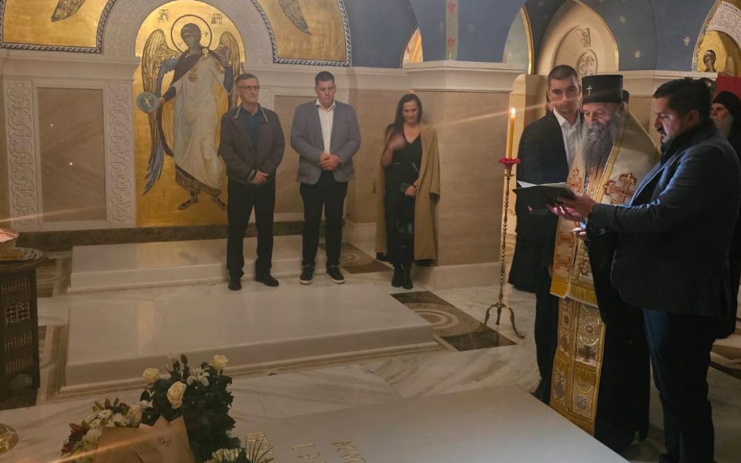 Светејши Порфирије: Верујемо да се патријарх Иринеј пред престолом Господњим моли за нашу слогу, мир и јединство