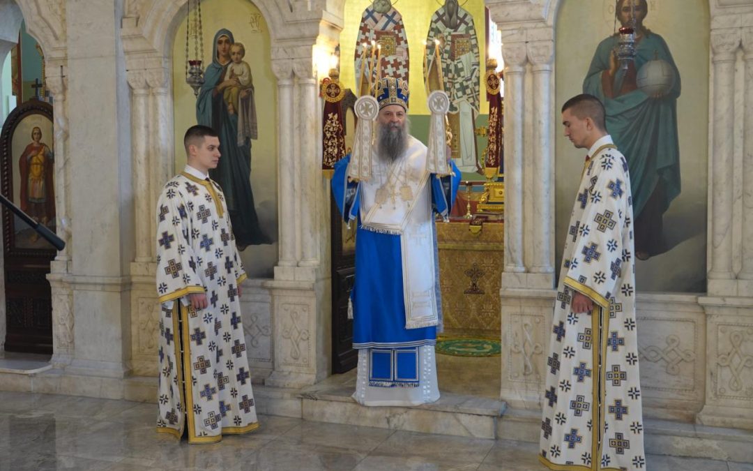Патријарх Порфирије: Рођење Христово исцељује сваки немир у нама