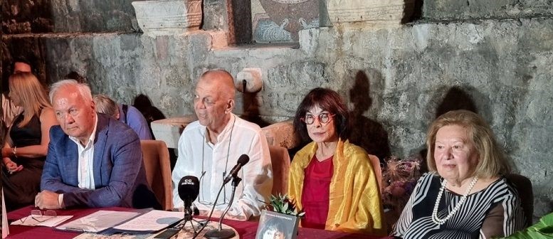 У Котору одржана промоција књиге ”Тамо далеко” Јелисавете Карађорђевић
