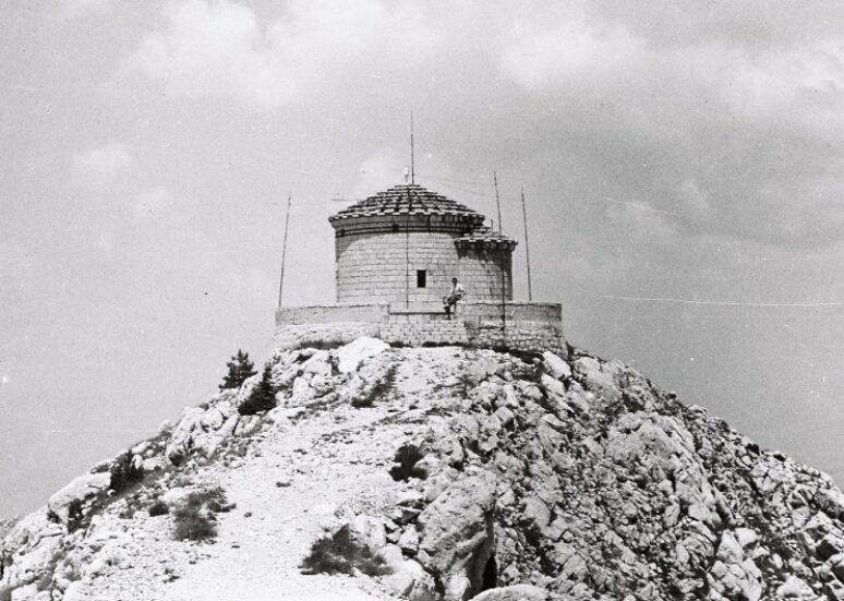 Милорад Дурутовић : Капела на Ловћену — квинтесенција Његошевог књижевног, теолошког и политичког рада