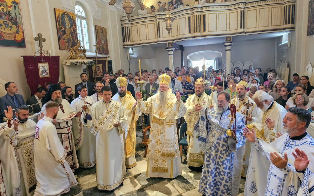 Митрополит Јоаникије у Херцег Новом: Слава Светог Стефана сјаји и на круни овога града