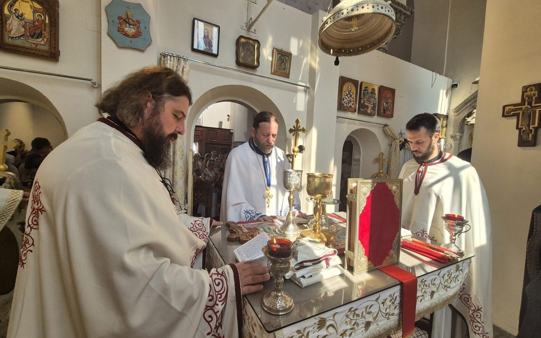 Литургијско сабрање у Храму Светог архангела Михаила у Херцег Новом