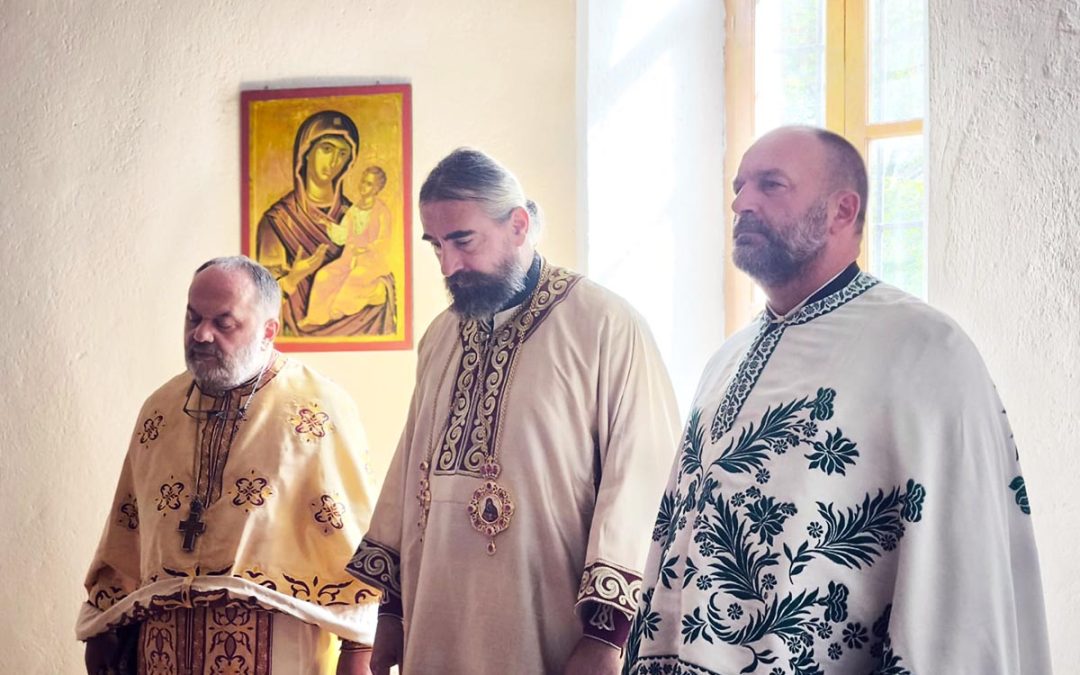 Архијерејска Литургија у селу Крстац у Голији