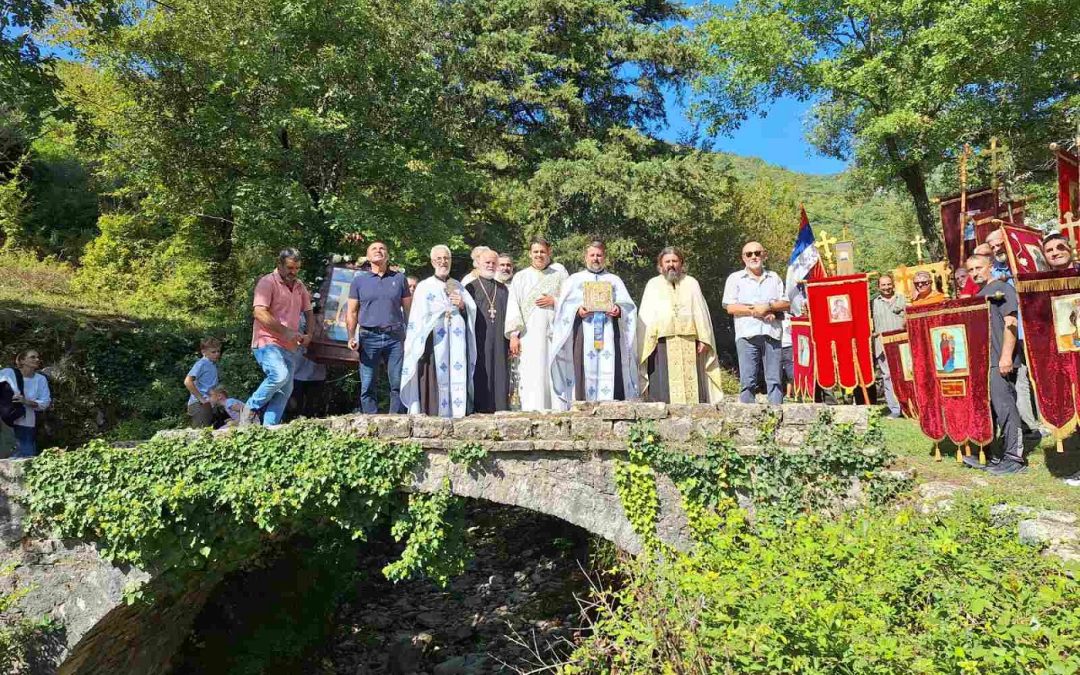 Црква Полагања ризе Пресвете Богородице у Бијелој јуче прославила јесењу славу