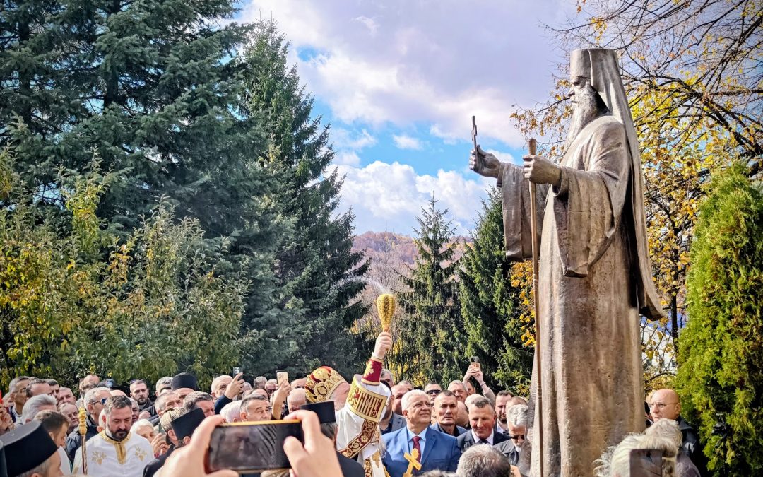 Освећен споменик Митрополиту Амфилохију у Колашину: Вратио је Црну Гору Христу Господу