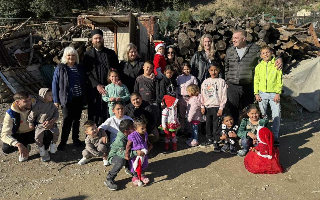 Будванско Коло српских сестара уручило донације мјештанима насеља ”Палестина” у Будви