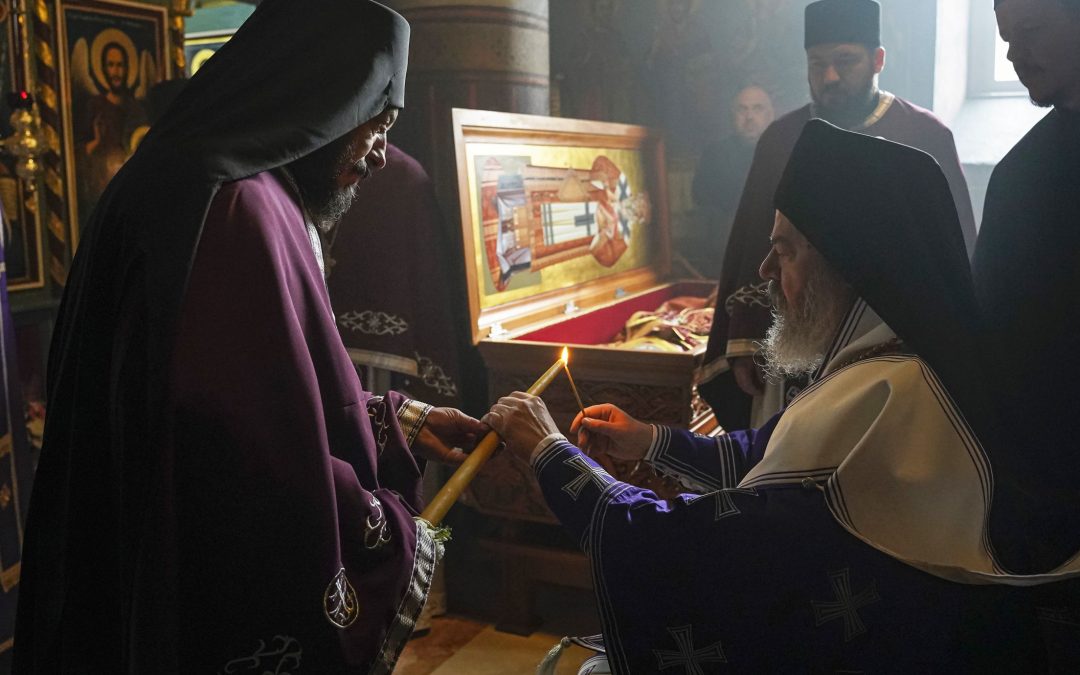 Свети владика Николај нас поучава благом, а некада и оштром речју, и свако од нас у њима налази уточиште и утврђење у вери