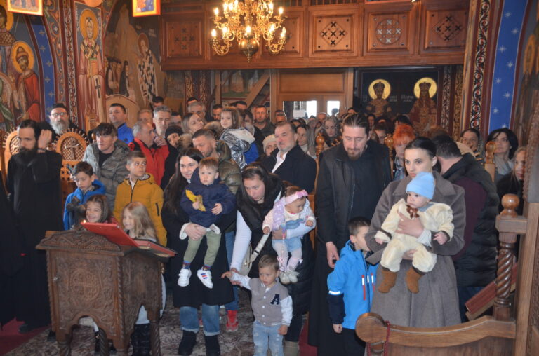 Средопосна недјеља у Острогу