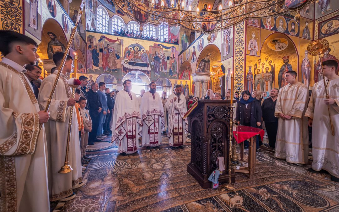 О.Никола Пејовић: Крстопоклона недеља нас подсјећа да је у средишту нашег живота и вјере крст