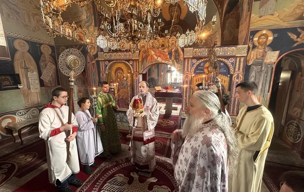 Митрополит Димитрије у манастиру Дужи: Покајање је неопходно свакој души