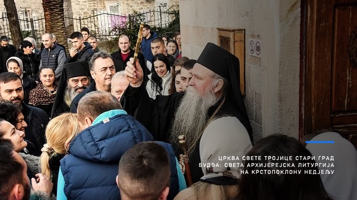 Митрополит Јоаникије на Крстопоклону недјељу богослужи у Будви
