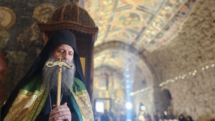 Патријарх Порфирије: Не дозволите да српски православни народ буде изгнан са Косова и Метохије