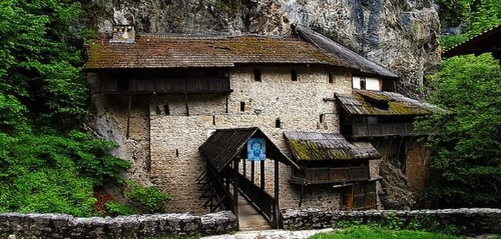 Са Одигитријом на поклоњење Светом Петру Коришком