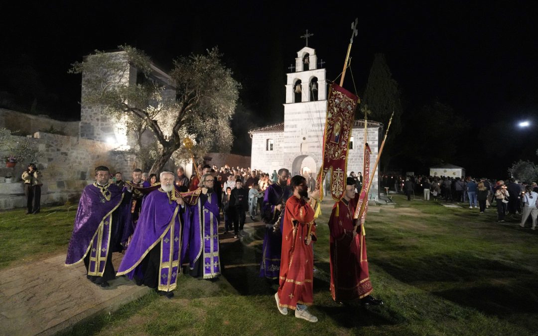 О. Гојко Перовић: Стојимо код гроба Господњега и гледамо свједочанство највеће истине