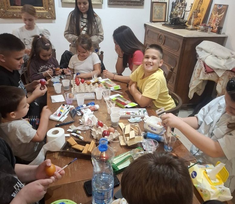 Радионица бојења и шарања јаја у Котору