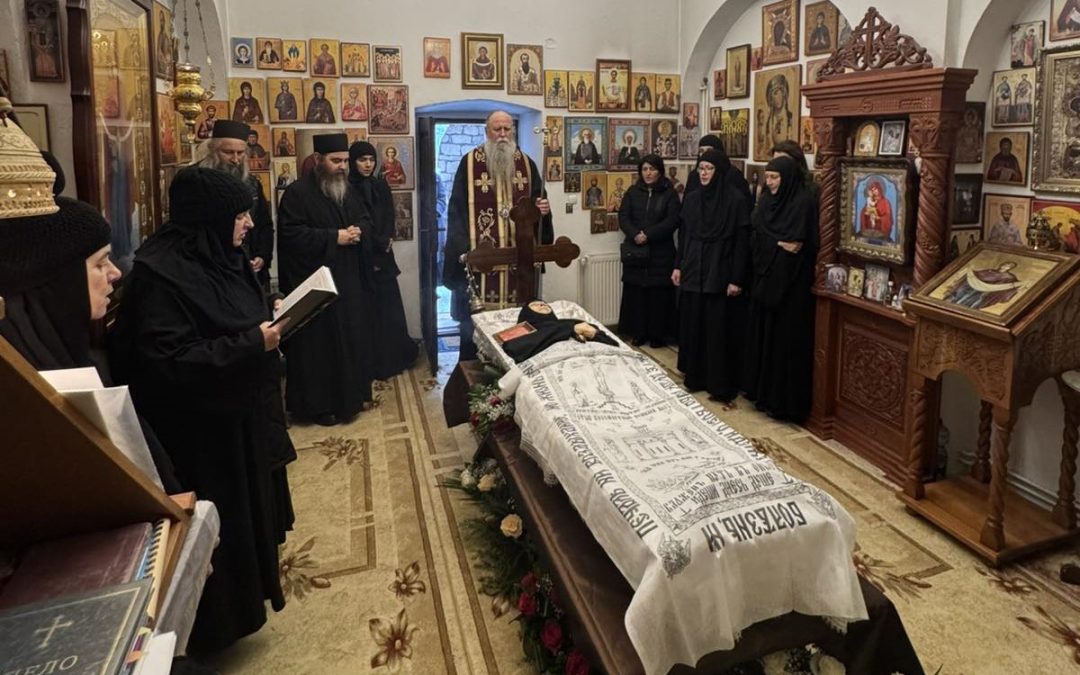 Митрополит Јоаникије служио мали помен монахињи Исихији (Кривокапић)