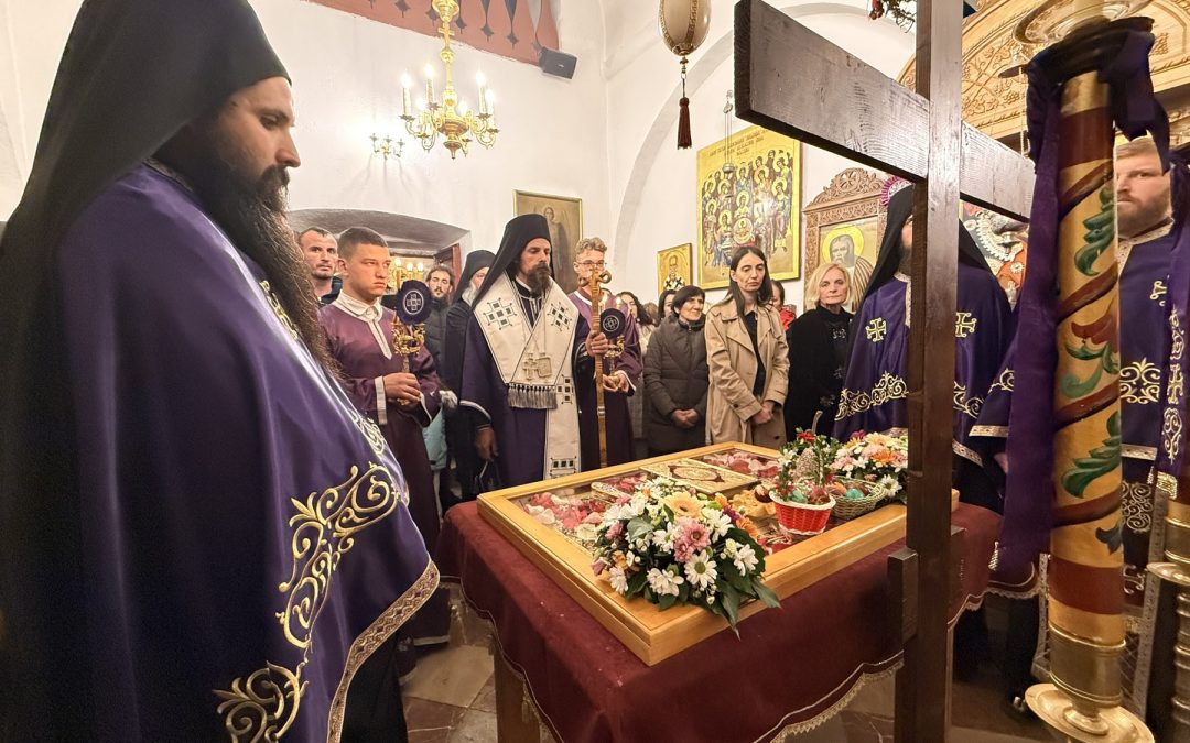 Јутрење Велике суботе са статијама у Цетињском манастиру