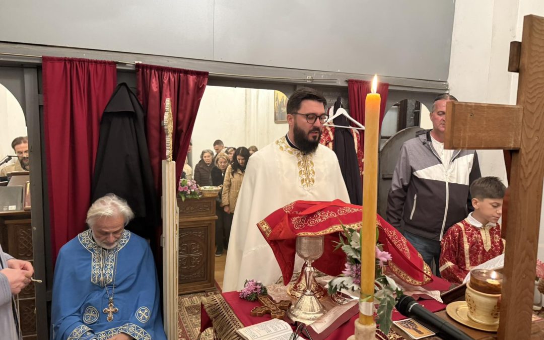 Православна поетика Васкрса у хиљадама причасника у Цркви на Крушевцу у Подгорици