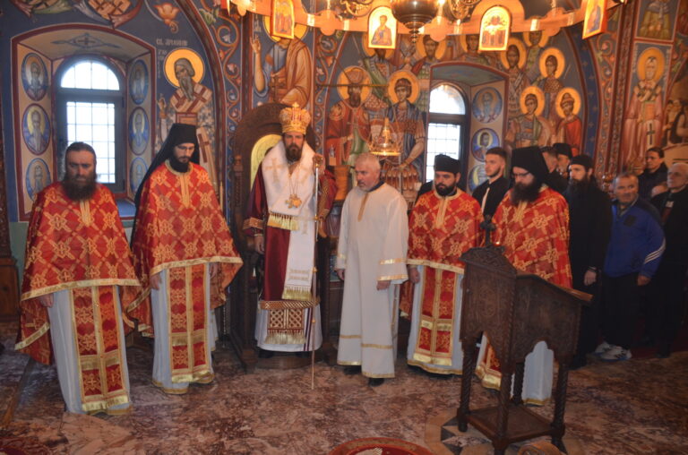 Владика Пајсије на Лазареву суботу богослужио у Доњем Острогу