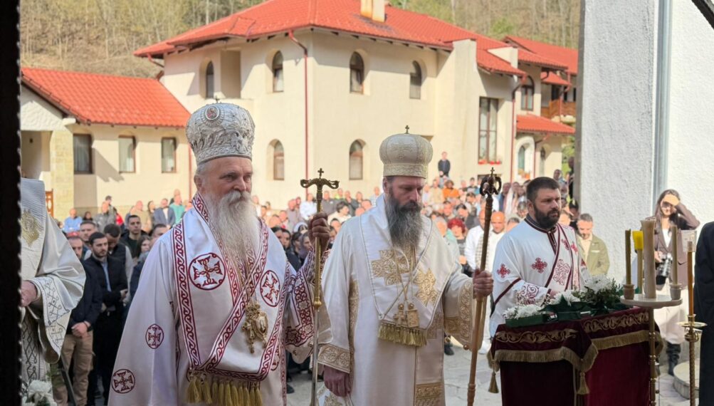 Источни петак свечано прослављен у манастиру Драганац уз сабрање великог броја верника