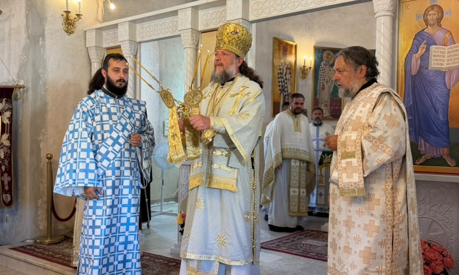 Умировљени Епископ макаровски Гедеон богослужио у Храму Св. Саве у Тивту